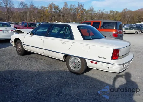 1993 Oldsmobile 98 Regency z USA, uszkodzony, nr VIN 1G3CX53L8P4307463